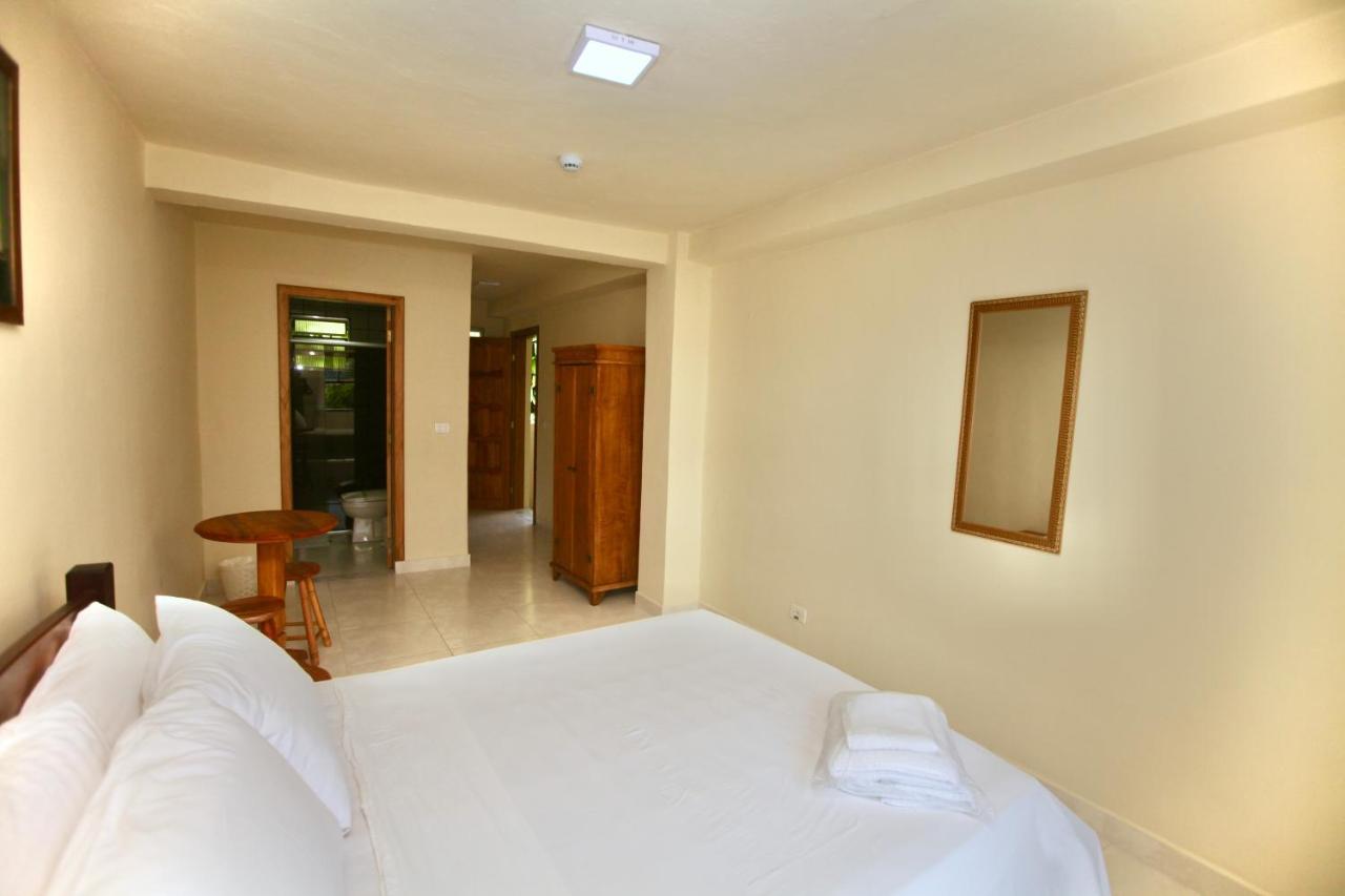 Colonial Hotel อิลญาเบลา ภายนอก รูปภาพ