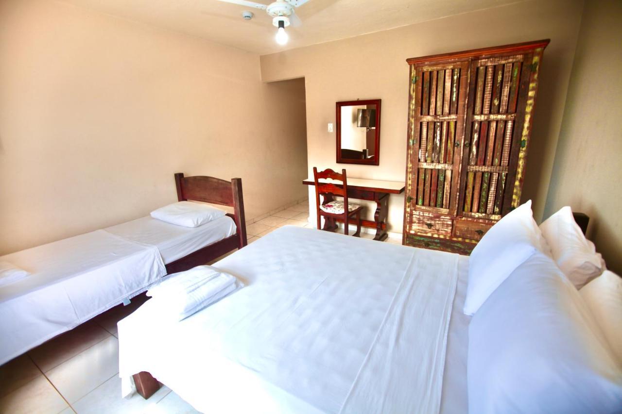 Colonial Hotel อิลญาเบลา ภายนอก รูปภาพ
